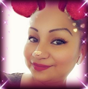 Meet your Posher, Vicky